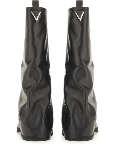 Attico Robin Boots With Square Toe And Logo Plate On The Back In Black Leather For Women