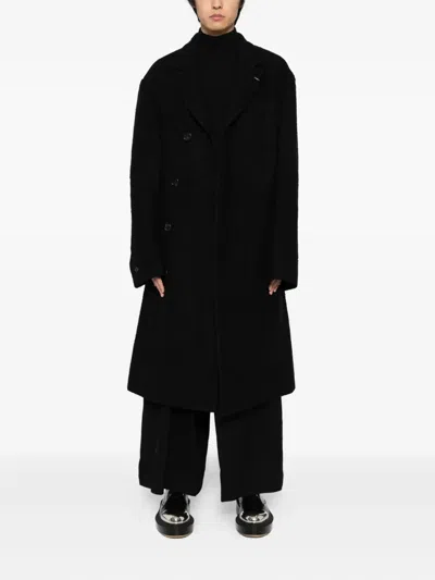 Songzio Single-breasted Coat In Black