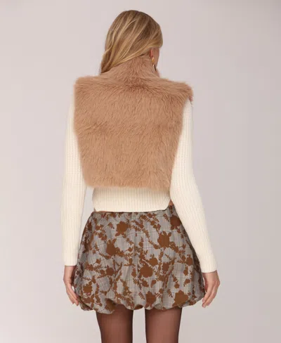 Avec Les Filles Women's Sleeveless Cropped Vest In Brown