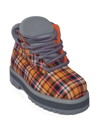 格纹图案及踝靴