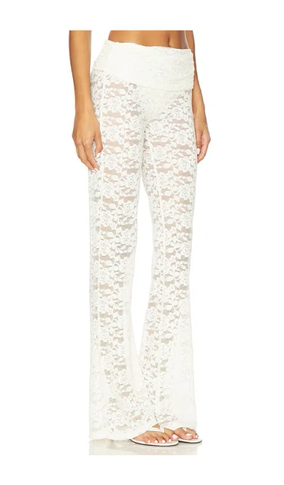 Bananhot Nana É•¿è£¤ Â€“ Å¥¶æ²¹è‰²è•¾ä¸�. Å°ºç � M (also Â€“ L, S, Xs). In White