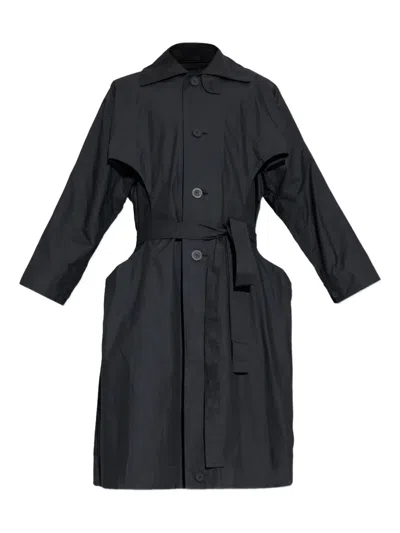 Issey Miyake Cavity Belted Buttoned Coat In Black