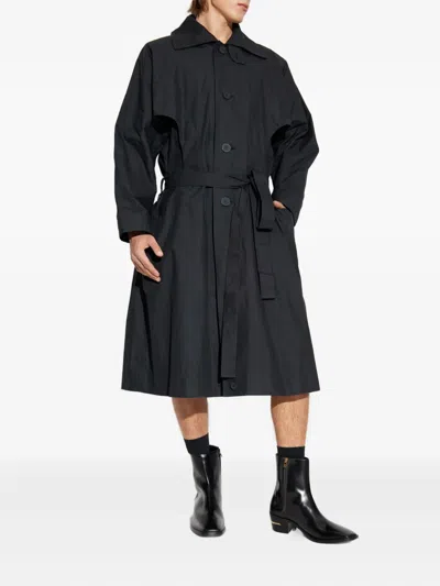 Issey Miyake Cavity Belted Buttoned Coat In Black
