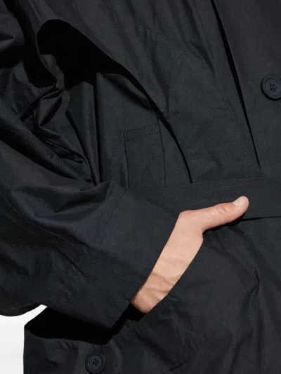 Issey Miyake Cavity Belted Buttoned Coat In Black