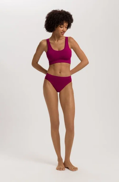 Hanro Ultralight Hi-cut Brief Panties Women Fuchsia Cotton Pull On Buu797 In Burgundy