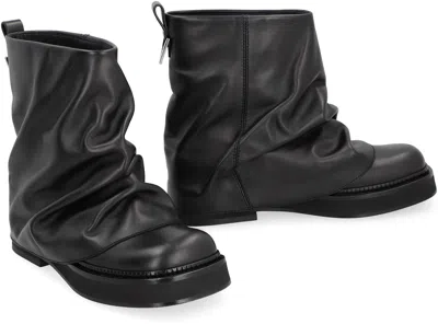 Attico Solid Color Leather Boots With Squared Toe In Black
