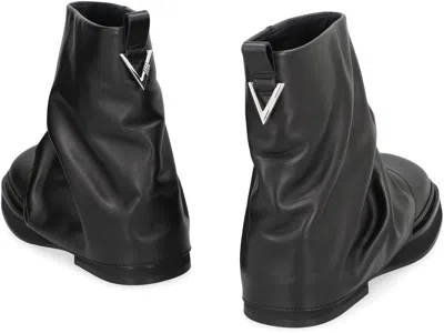 Attico Solid Color Leather Boots With Squared Toe In Black