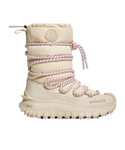 Moncler High Snow Boots Featuring Textured Outsole In Neutral