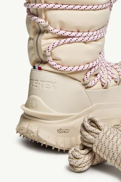 Moncler High Snow Boots Featuring Textured Outsole In Neutral