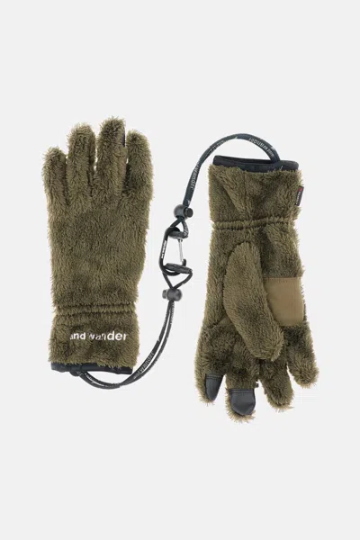 And Wander Detachable Carabiner Gloves In Green