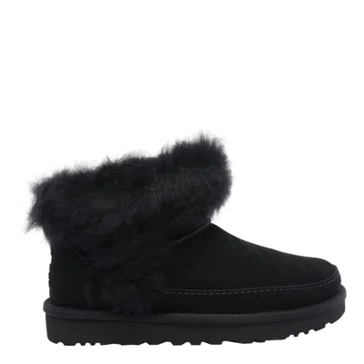 Ugg Classic Ultra Mini Chalet Boots In Black