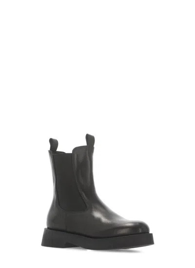 Poeve Nyx Ankle Boots In Black
