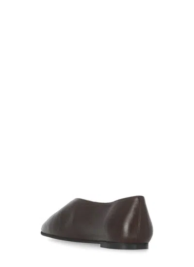 Poeve Pointed-toe Lace-up In Brown