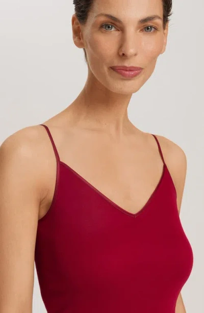 Hanro Seamless V-neck Cotton Camisole In Red