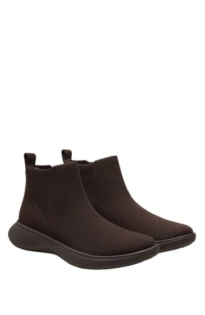 Vivaia Round-toe Slip-on Sneaker Boots In Brown