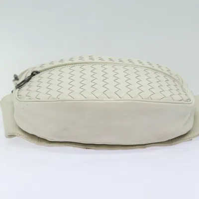 Pre-owned Bottega Veneta Intrecciato White Leather Shoulder Bag ()