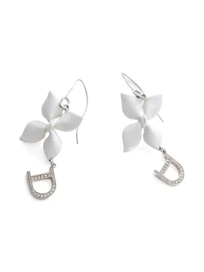 Pre-owned Dior 2000s Flower Earrings In White