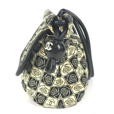 Pre-owned Chanel Camellia Black White Canvas Shoulder Bag Tote Bag ()
