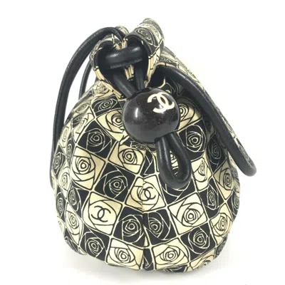 Pre-owned Chanel Camellia Black White Canvas Shoulder Bag Tote Bag ()