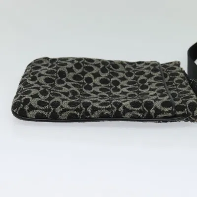 Pre-owned Coach Signature Black Canvas Shoulder Bag ()