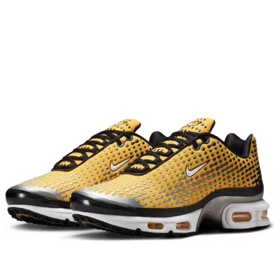 Nike Air Max Plus Vii Sneakers In Gold
