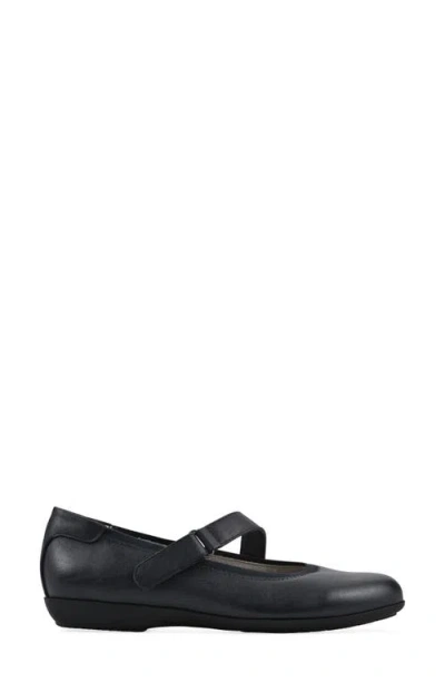 Cliffs By White Mountain Women's Carwen Ballet Flat In Black