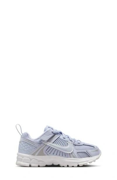 Nike Kids' Vomero 5 Sneaker In White