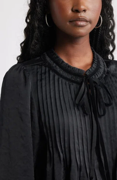 Treasure & Bond Pintuck Satin Top In Black
