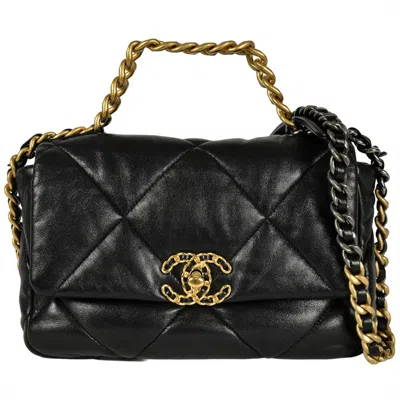 Pre-owned Chanel Leather Shoulder Bag () In Black