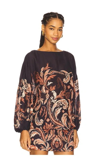 Hemant & Nandita Top É•¿è¢–ä¸šè£… Â€“ Æ£•è‰². Å°ºç � L (also Â€“ M, S, Xl, Xs). In Multi