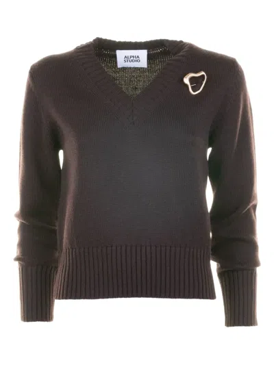 胸针细节V领毛衣