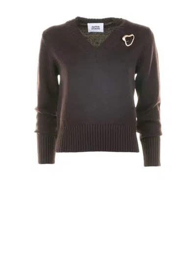 胸针细节V领毛衣