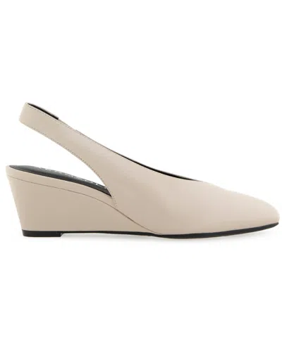 Aerosoles Women's Carmenza Slingback Pump In White