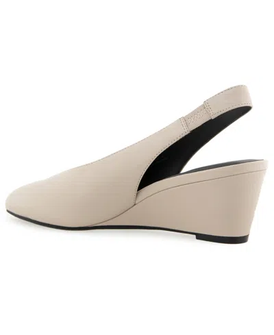 Aerosoles Women's Carmenza Slingback Pump In White