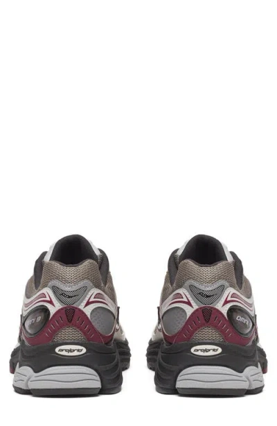 Saucony Gender Inclusive Progrid Omni 9 Sneaker In Brown