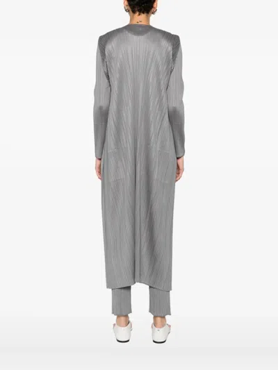 Issey Miyake Open-front Pleated Coat In Gray