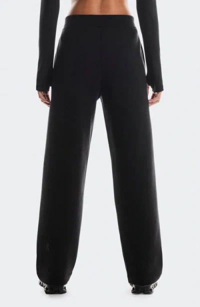On Focus Tech Sweatpants In Black