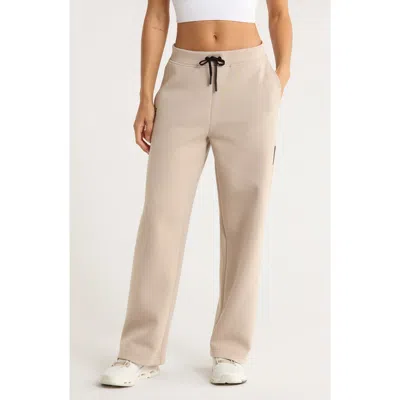 On Focus Tech Sweatpant In Brown