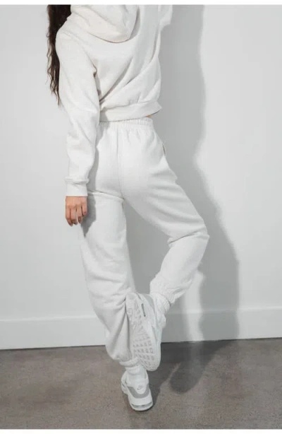 Vitality Cozy Uni Jogger In White