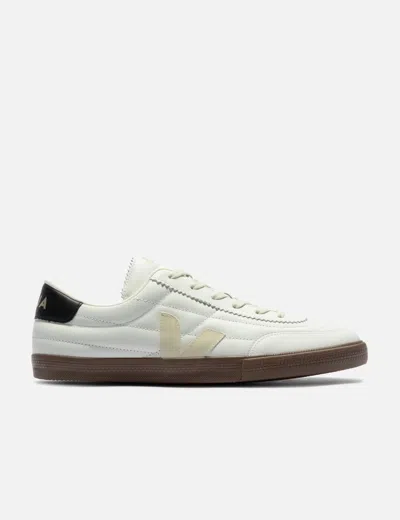 Veja Low-top Round Toe Sneakers With Contrast Sole In White