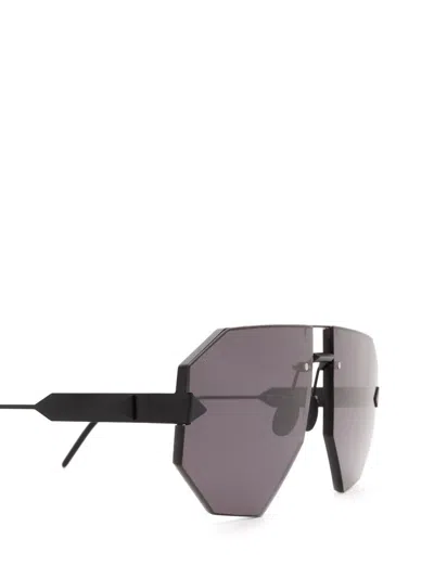 Soya Sunglasses In Black