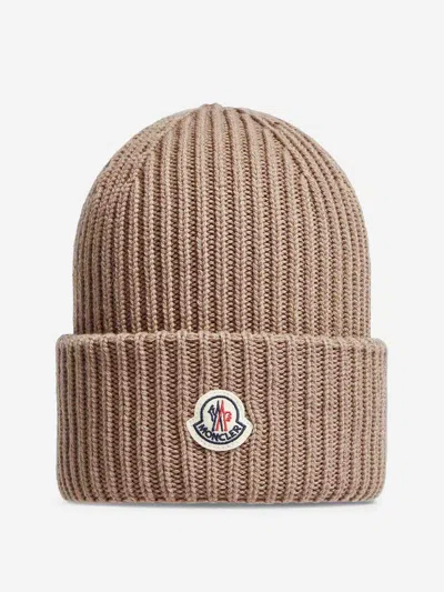 Moncler Ribbed Logo-patch Beanie Hat In Brown