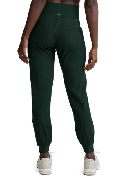 Beyond Yoga Go Pocket Space Dye Joggers In Green