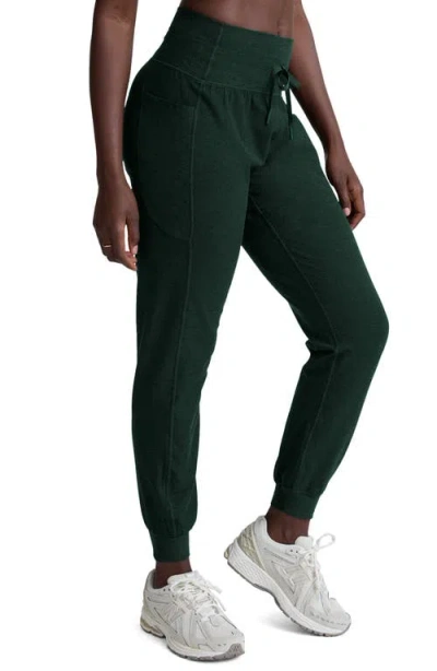 Beyond Yoga Go Pocket Space Dye Joggers In Green