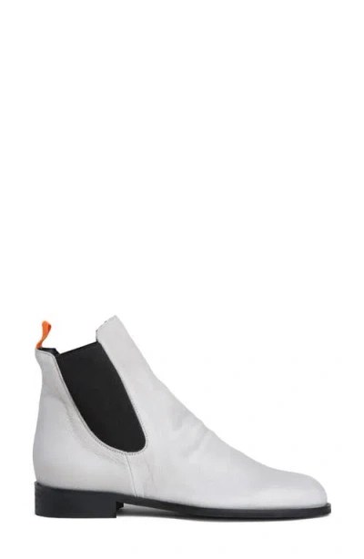 Beautiisoles Reba Chelsea Boot In White