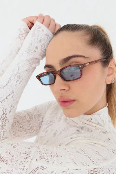 Indy Joey Square Polarized Sunglasses In Blue