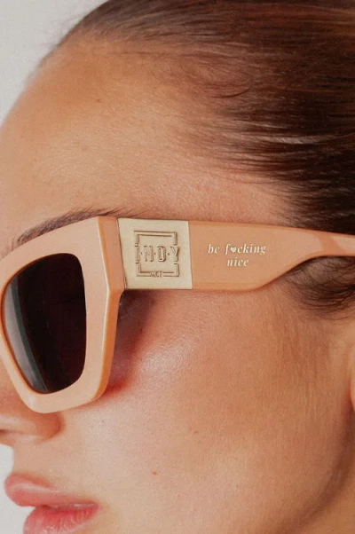 Indy Lainey Square Polarized Sunglasses In Brown