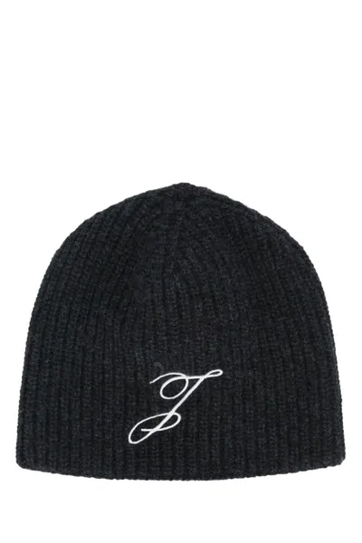 Jacquemus Ribbed Knit Merino Wool Cap With Subtle Embroidery In Black