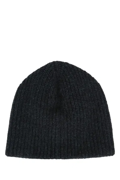 Jacquemus Ribbed Knit Merino Wool Cap With Subtle Embroidery In Black