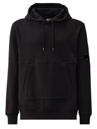 C.p. Company Diagonal Raised Fleece Hooded Sweatshirt With Iconic Lens Detail In Black